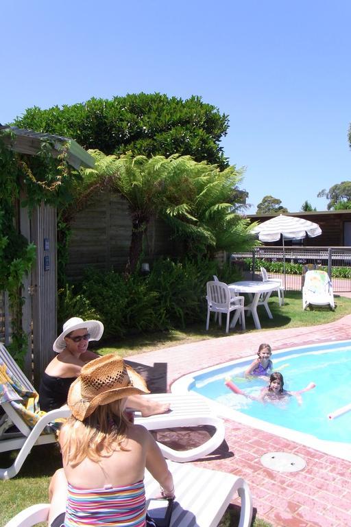 Lazy Acre Log Cabins Lakes Entrance Luaran gambar