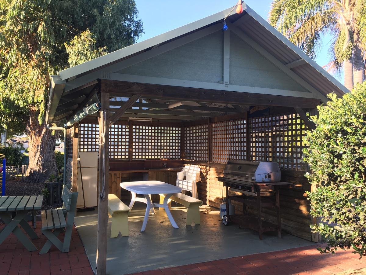 Lazy Acre Log Cabins Lakes Entrance Luaran gambar