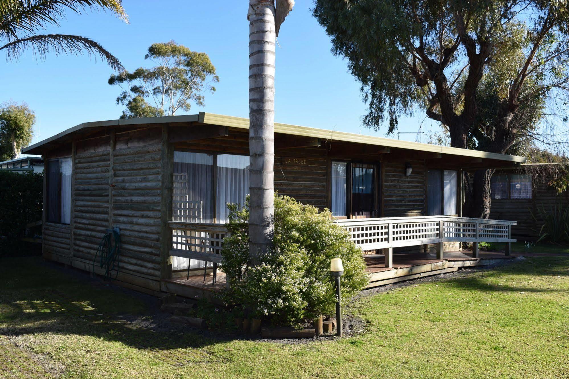 Lazy Acre Log Cabins Lakes Entrance Luaran gambar