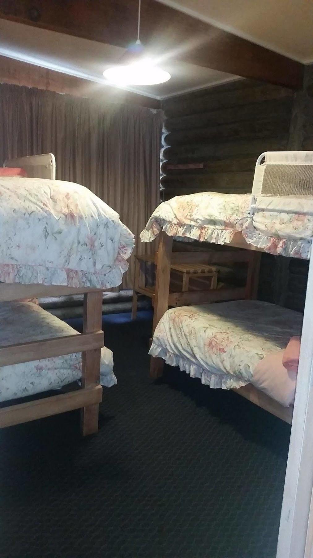 Lazy Acre Log Cabins Lakes Entrance Luaran gambar