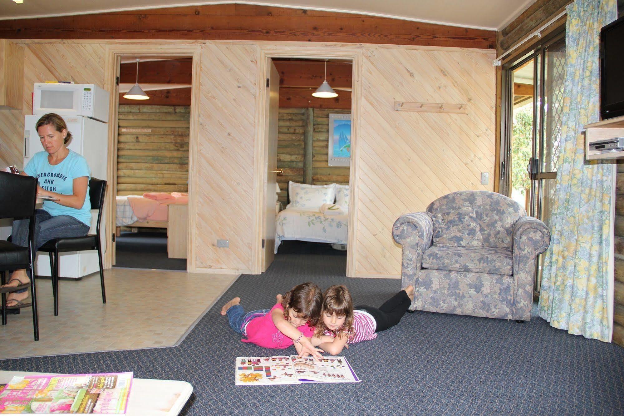 Lazy Acre Log Cabins Lakes Entrance Luaran gambar