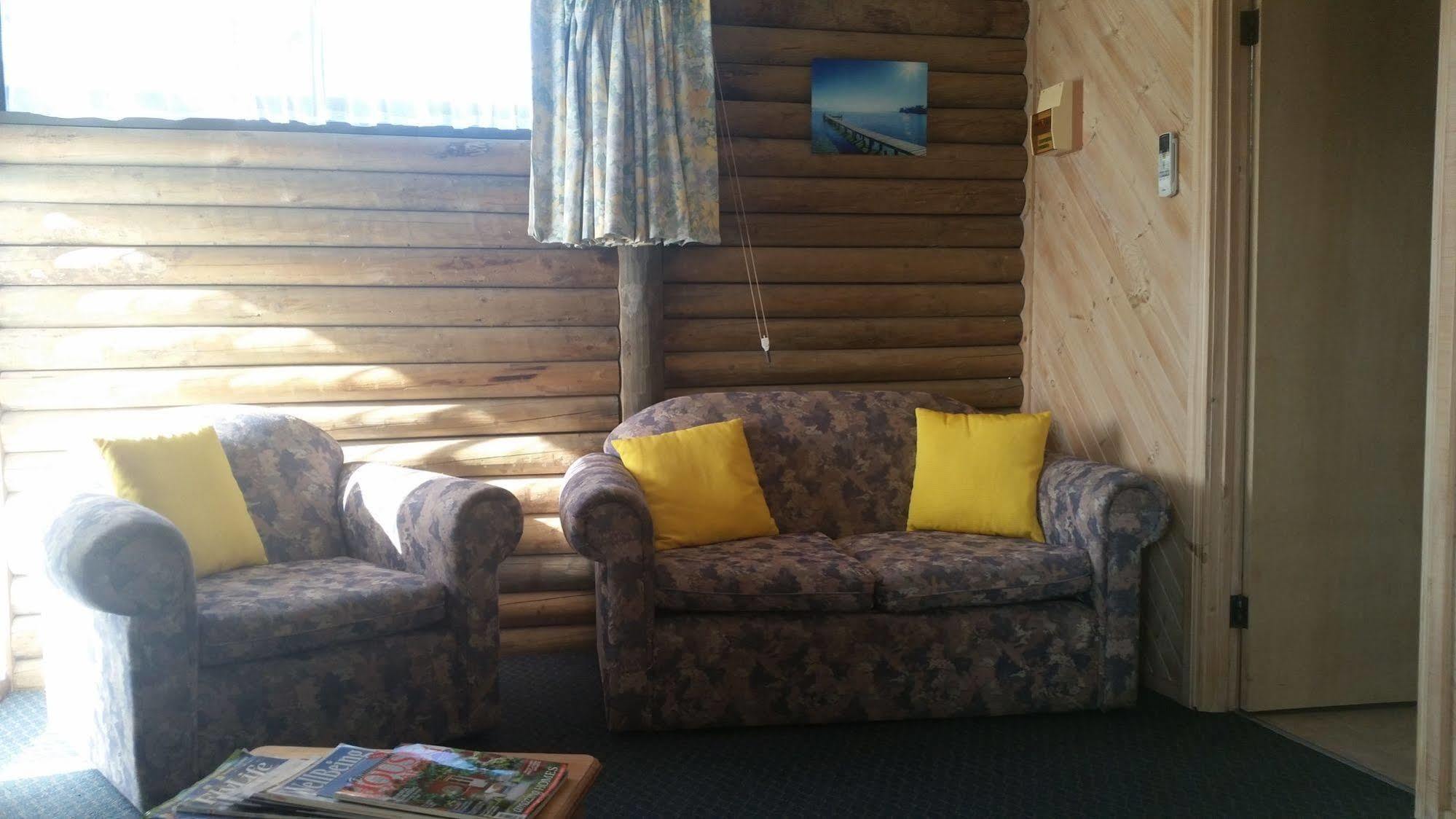 Lazy Acre Log Cabins Lakes Entrance Luaran gambar