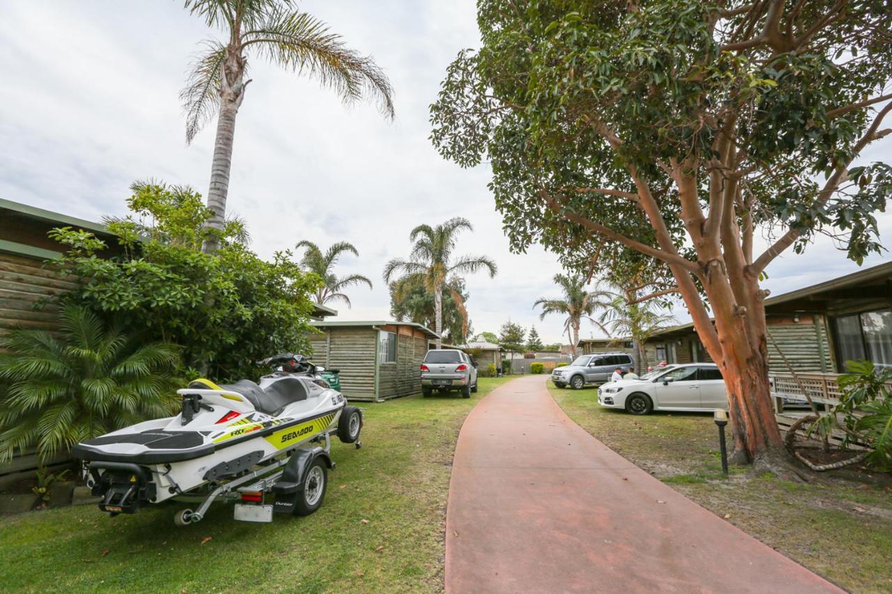 Lazy Acre Log Cabins Lakes Entrance Luaran gambar