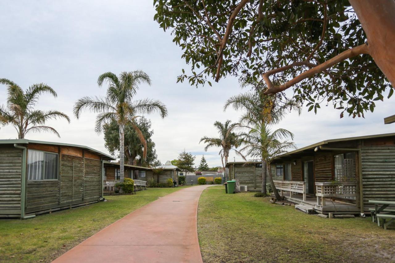 Lazy Acre Log Cabins Lakes Entrance Luaran gambar