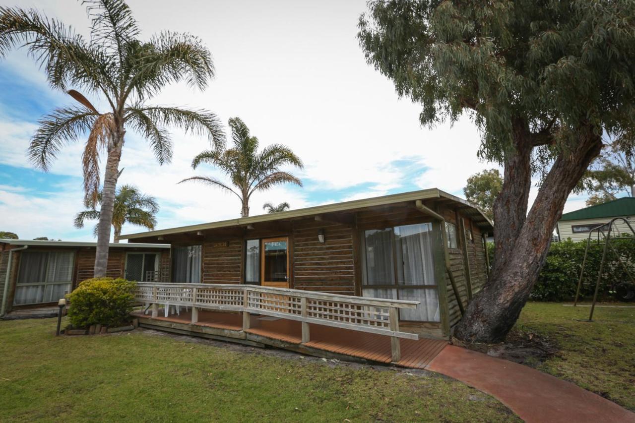 Lazy Acre Log Cabins Lakes Entrance Luaran gambar